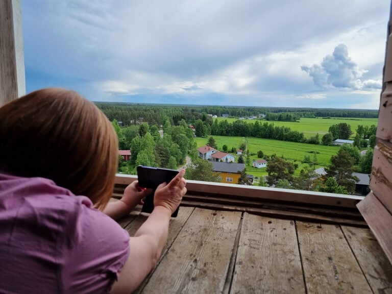 Lumijoki kirkontorni kirkon esittely_Minna Kolistaja
