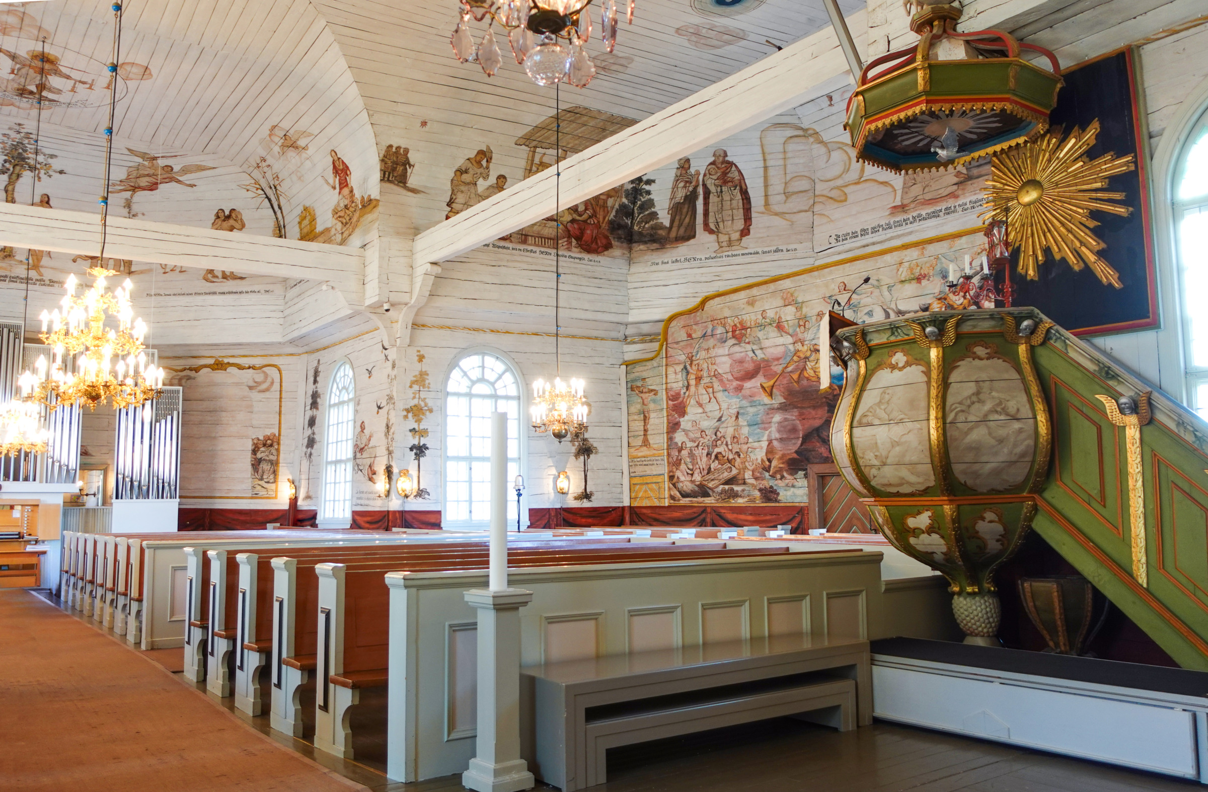 Kirkkoarkkitehtuuri Ulrikan kirkko Haukiputaalla | Rauhan Tervehdys