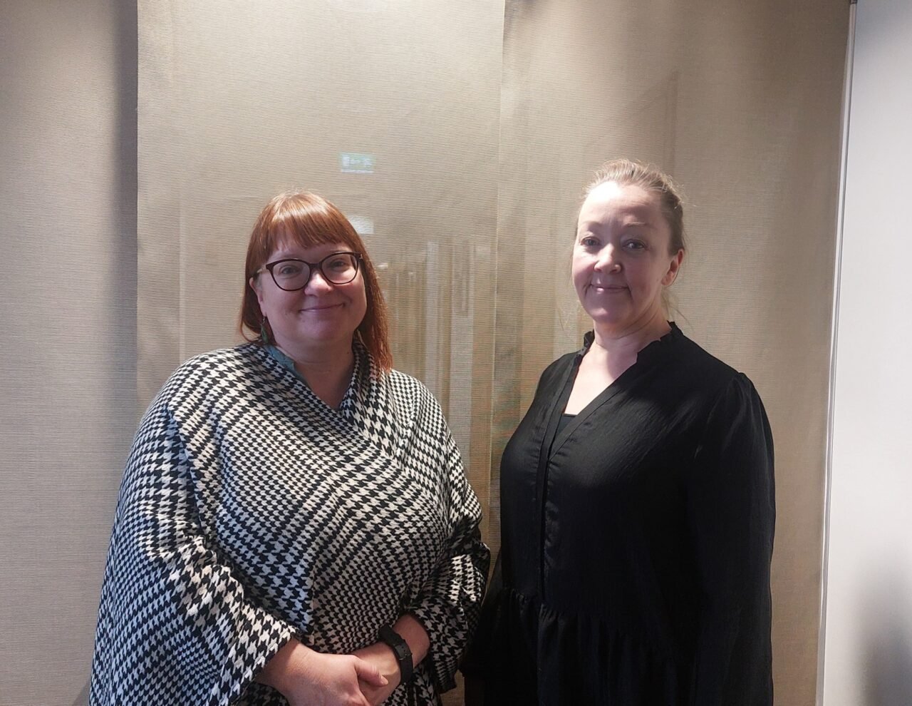 Oulun tuomiokirkkoseurakunnan diakoniatyöntekijät Heidi Karvonen ja Saila Luukkonen